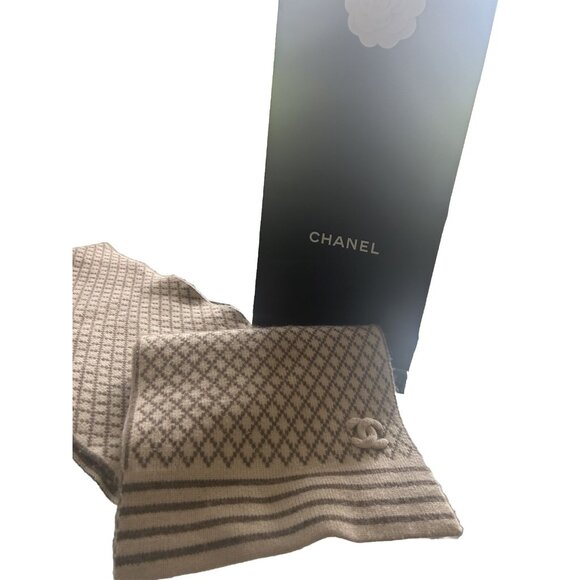 CHANEL Milk tea Beige CC Logo Cashmere Scarf Wrap Stole - Picture 1 of 6